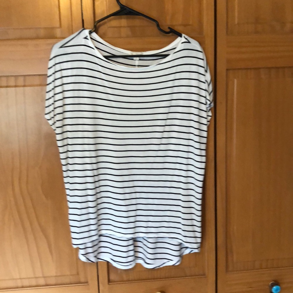 Stripped short sleeve shirt